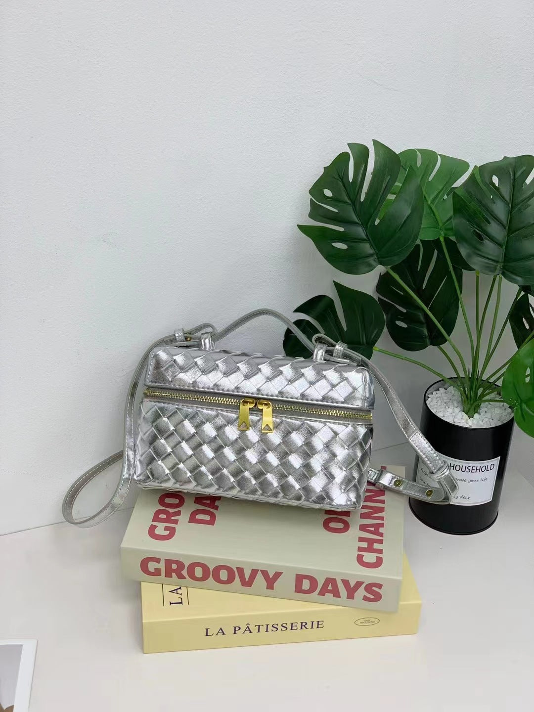 Women’s Woven Leather Handbag – Small Top-Grain Shoulder & Crossbody Bag