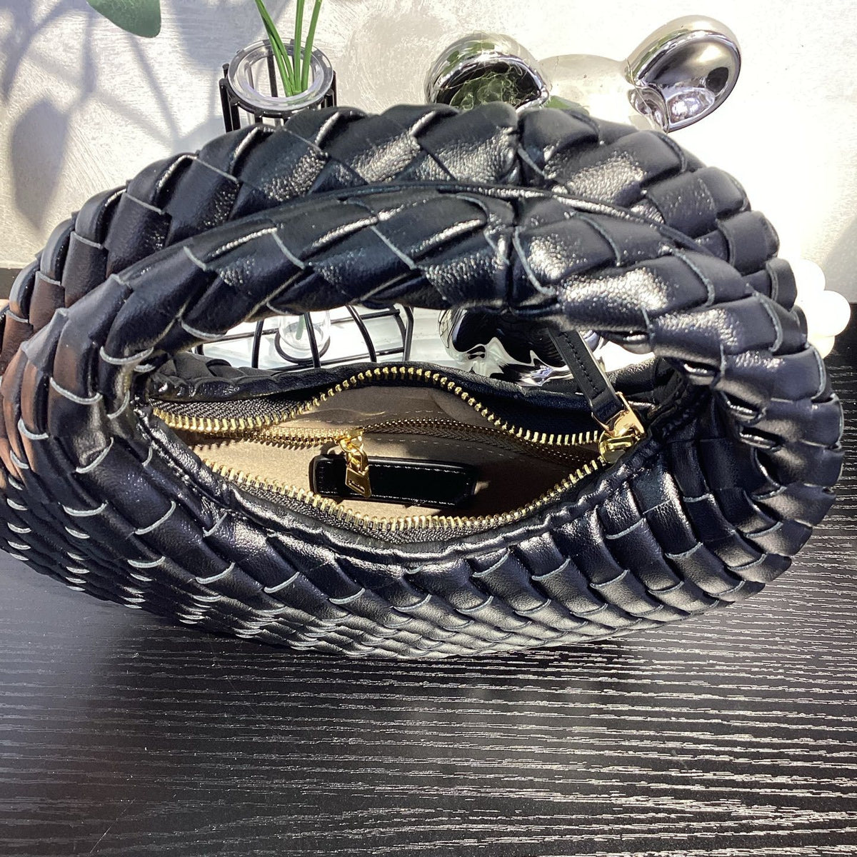 Women’s Woven Leather Round Bag – Handcrafted Handbag & Crossbody