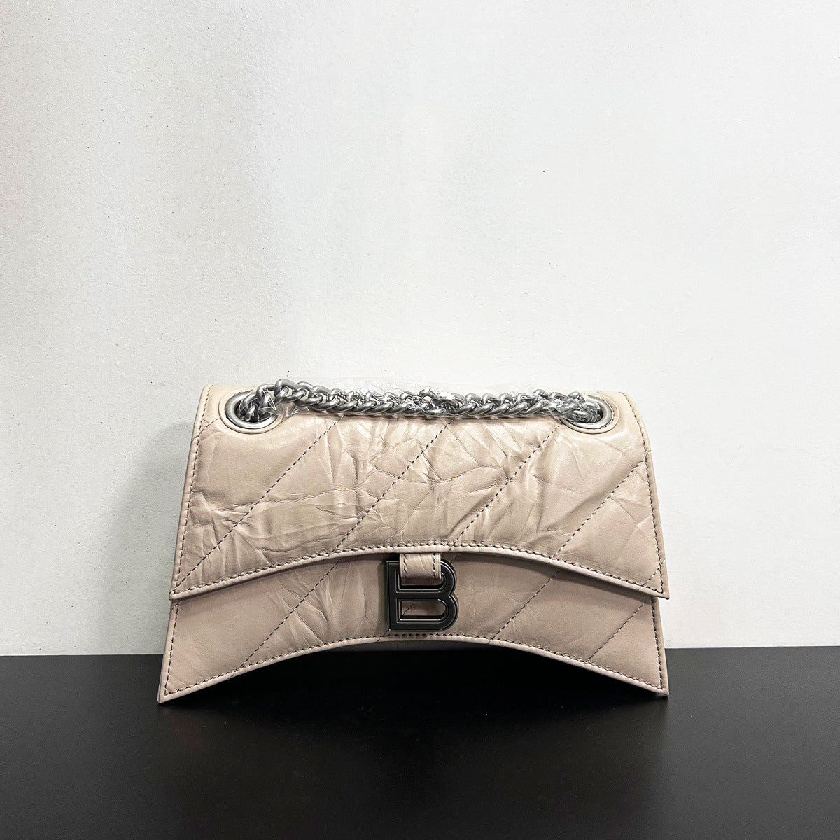 Women’s Quilted Leather Hourglass Bag – Chain Shoulder & Crossbody