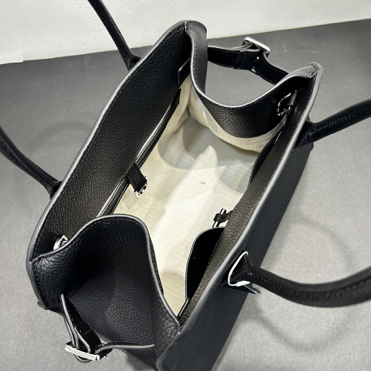 Women’s Lychee Grain Leather Tote – Large Handbag & Bucket Bag