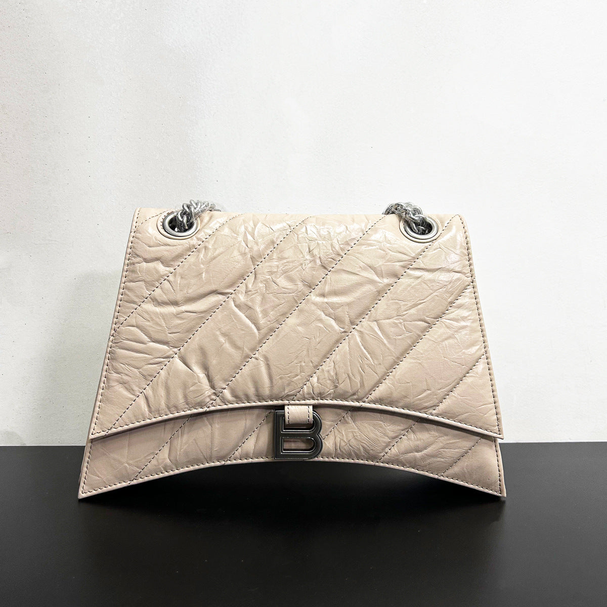 Women’s Quilted Leather Hourglass Bag – Chain Shoulder & Crossbody