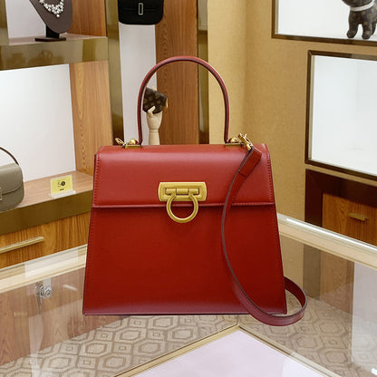 Women’s Leather Horseshoe Buckle Bag – Handbag, Shoulder & Crossbody