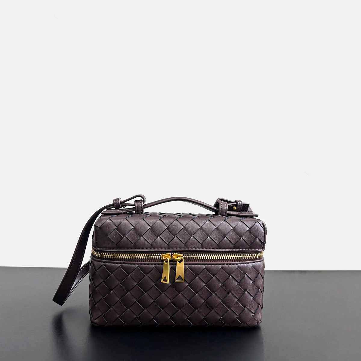 Women’s Woven Leather Handbag – Small Top-Grain Shoulder & Crossbody Bag