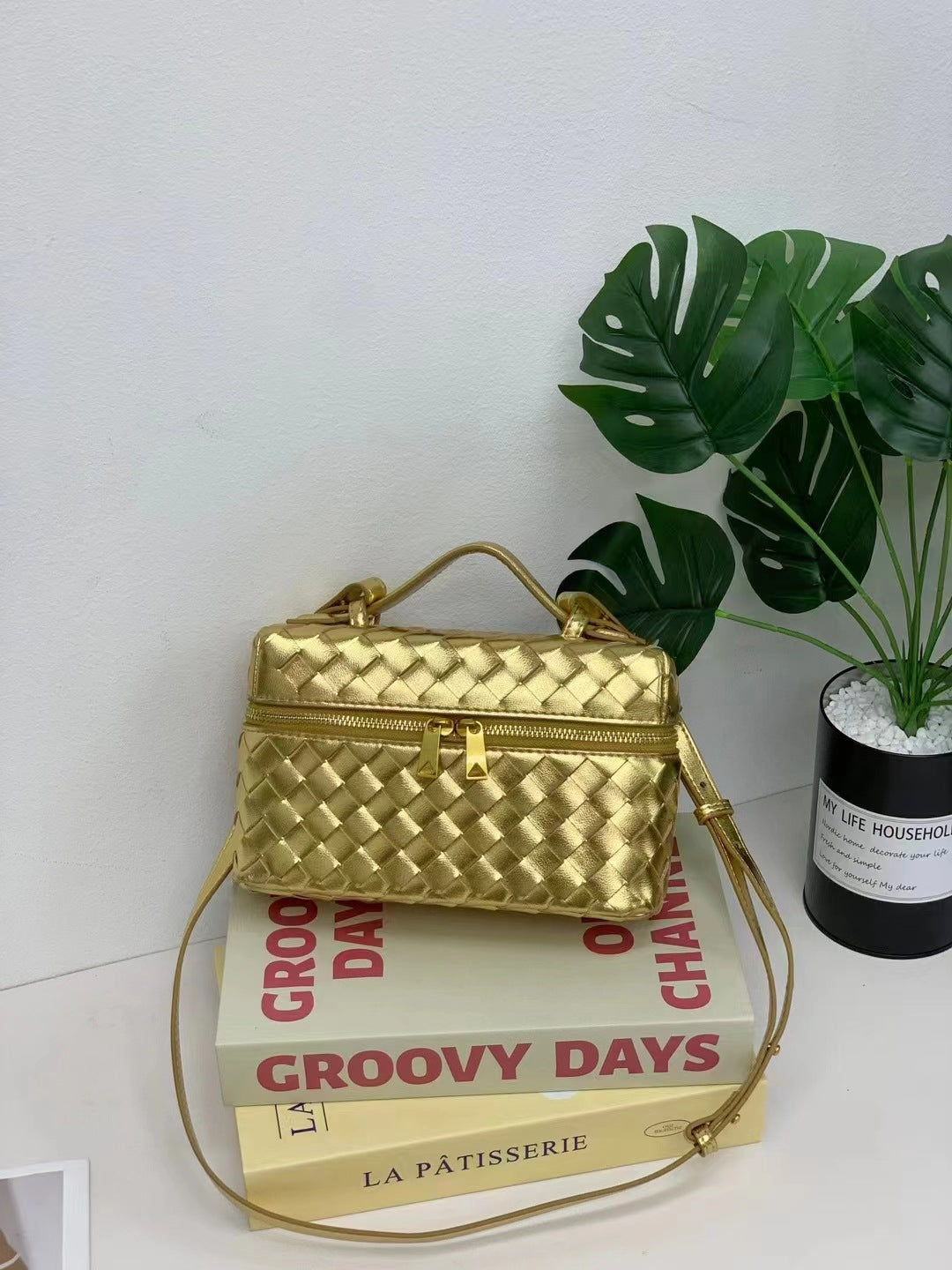 Women’s Woven Leather Handbag – Small Top-Grain Shoulder & Crossbody Bag